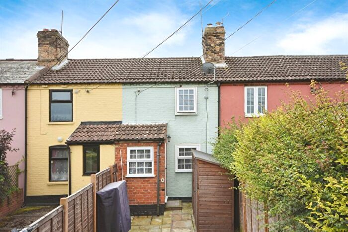 2 Bedroom Cottage For Sale In Colchester Road, Coggeshall, Colchester, CO6