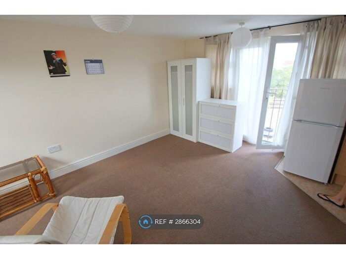 Studio To Rent In Western Avenue, London, W3