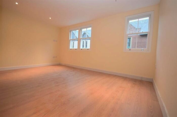 2 Bedroom Flat To Rent In St. Andrews Street, Kettering, NN16