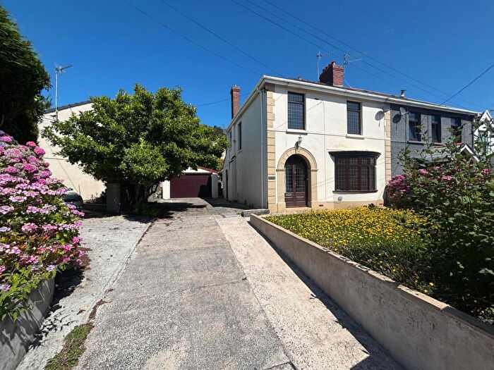 3 Bedroom Semi-Detached House For Sale In Pwll Road, Llanelli, SA15