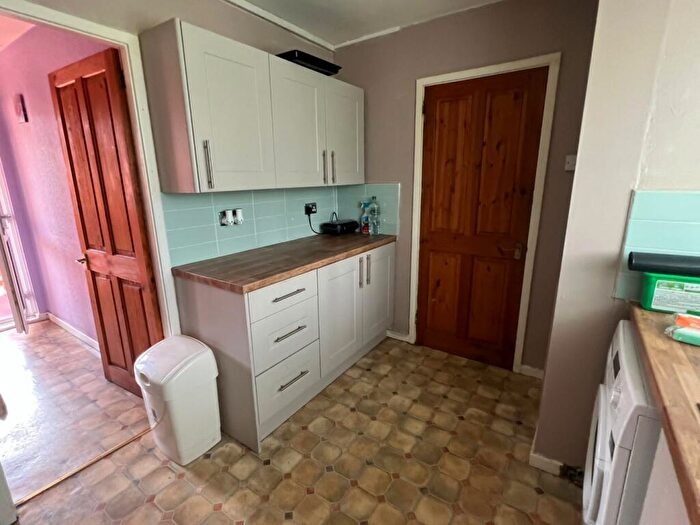 3 Bedroom Flat To Rent In Barrack Road, Newcastle Upon Tyne, NE4