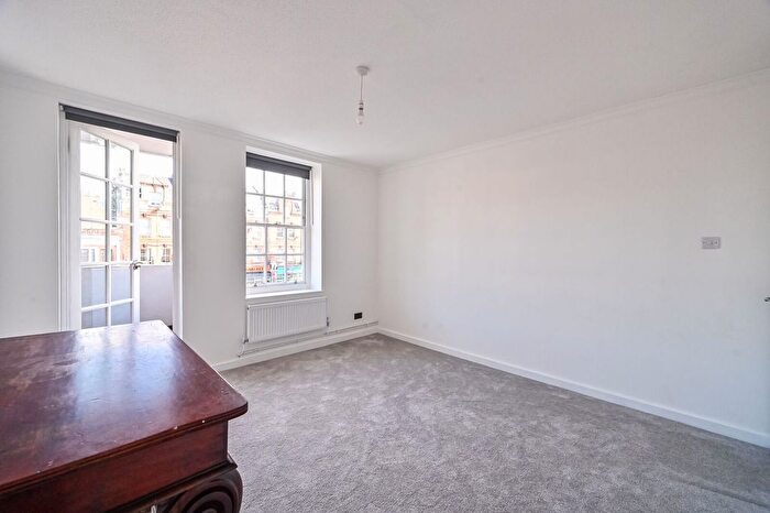 2 Bedroom Flat To Rent In Holloway Road, Islington, London, N7