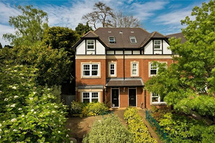 3 Bedroom Semi-Detached House For Sale In Oatlands Avenue, Weybridge, KT13