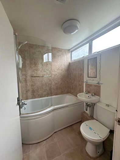 5 Bedroom House Of Multiple Occupation To Rent In Park Road, Nottingham, NG7