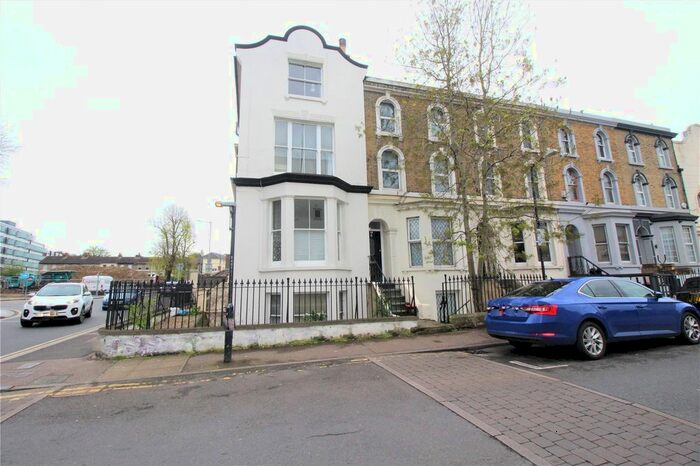 2 Bedroom Flat To Rent In Darnley Street, Gravesend, Kent, DA11