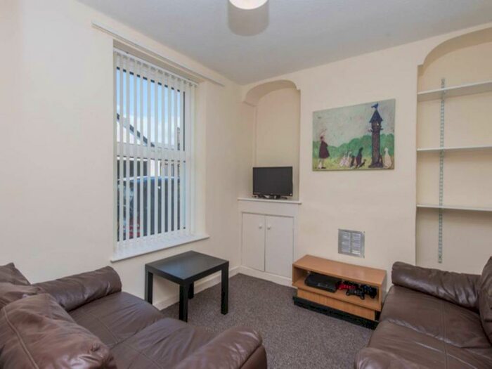 3 Bedroom House To Rent In Field Street, Bangor, Gwynedd, LL57