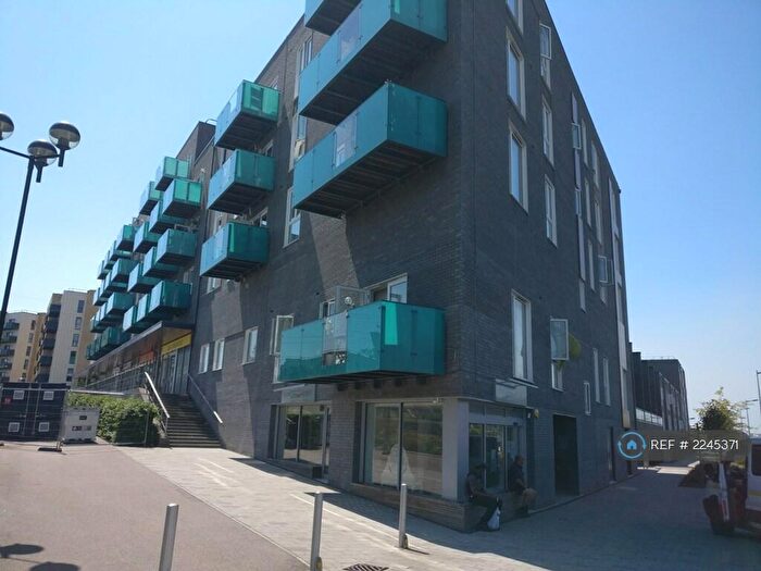 2 Bedroom Flat To Rent In Leslie Hitchcock House, Barking, IG11