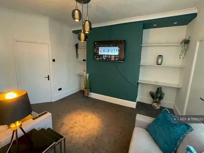 4 Bedroom Flat To Rent In Brighton Road, Gateshead, NE8