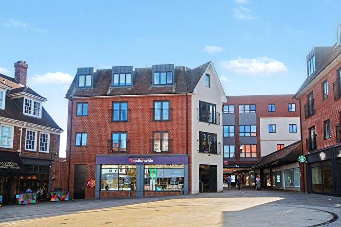 2 Bedroom Flat For Sale In Leys Avenue, Letchworth Garden City, SG6