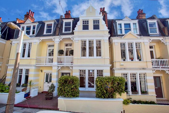 4 Bedroom Detached House To Rent In Onslow Avenue, Richmond, TW10