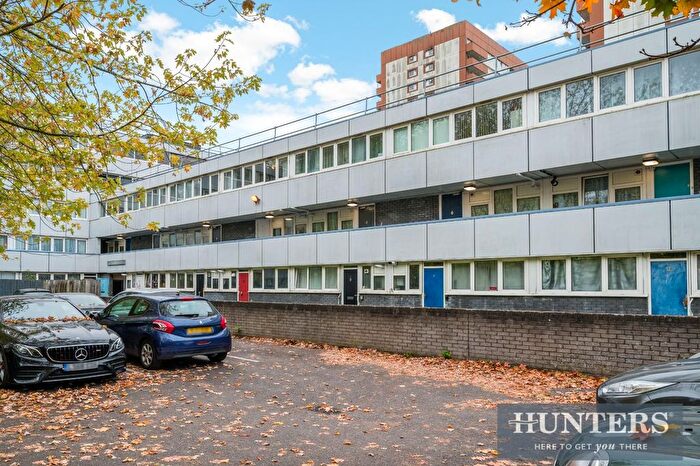 2 Bedroom Flat For Sale In Ferraro Close, Hounslow, TW5