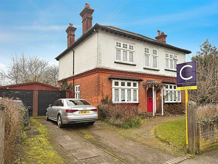 4 Bedroom Property For Sale In Hamilton Road, Hunton Bridge, Kings Langley, WD4
