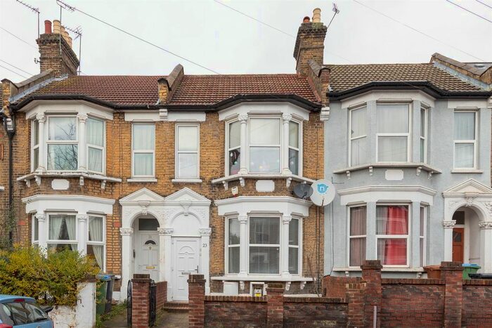 2 Bedroom Flat To Rent In Grove Road, London, E17