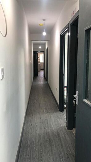 2 Bedroom Flat To Rent In Bearwood Road, Smethwick, Birmingham, West Midlands, B66