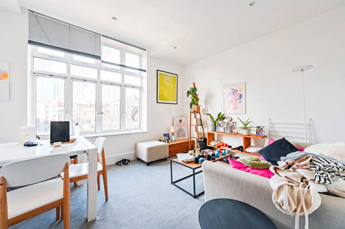 1 Bedroom Flat To Rent In Henriques Street, Aldgate, London, E1