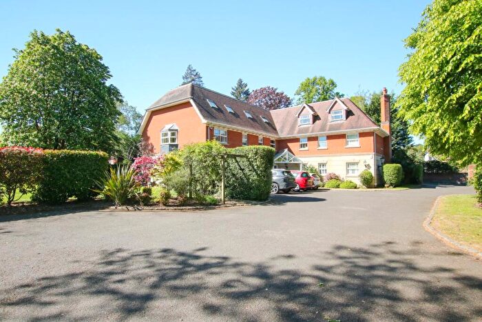 2 Bedroom Apartment For Sale In Wiltshire Road, Wokingham, RG40