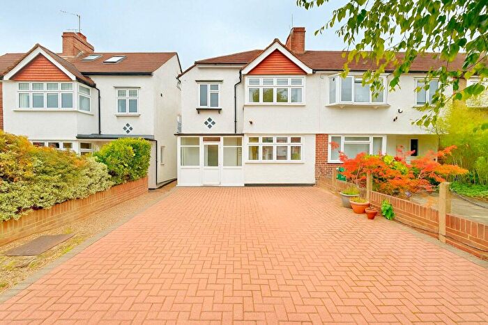 3 Bedroom End Of Terrace House To Rent In Bramshaw Rise, New Malden, KT3