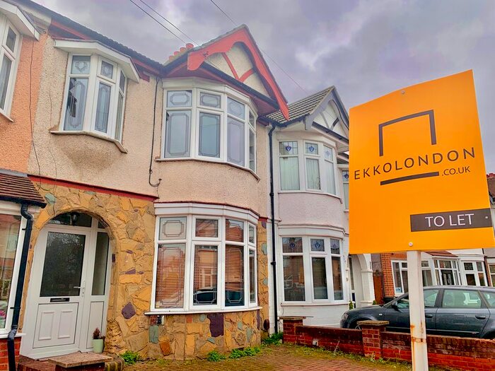 4 Bedroom Terraced House To Rent In Bawdsey Avenue, London IG2