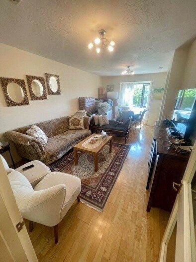 2 Bedroom Apartment To Rent In Viewfield Close, Harrow, HA3