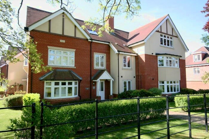 2 Bedroom Apartment To Rent In Ashtead, KT21