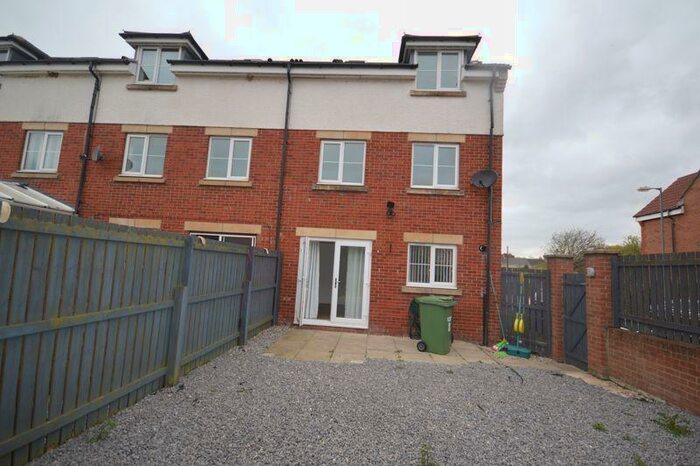 4 Bedroom Mews To Rent In Beadnell Grove, Ashington, NE63