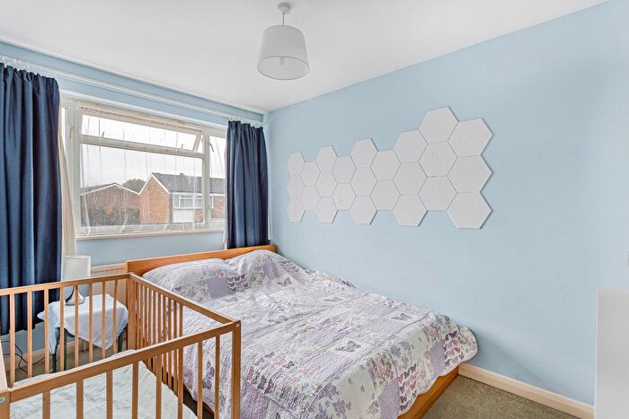 3 Bedroom End Of Terrace House For Sale In Peregrine Road, Sunbury-On-Thames, TW16