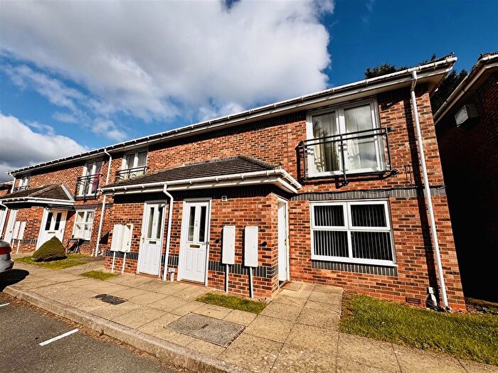 1 Bedroom Flat To Rent In Aspall Close, Redditch, B97
