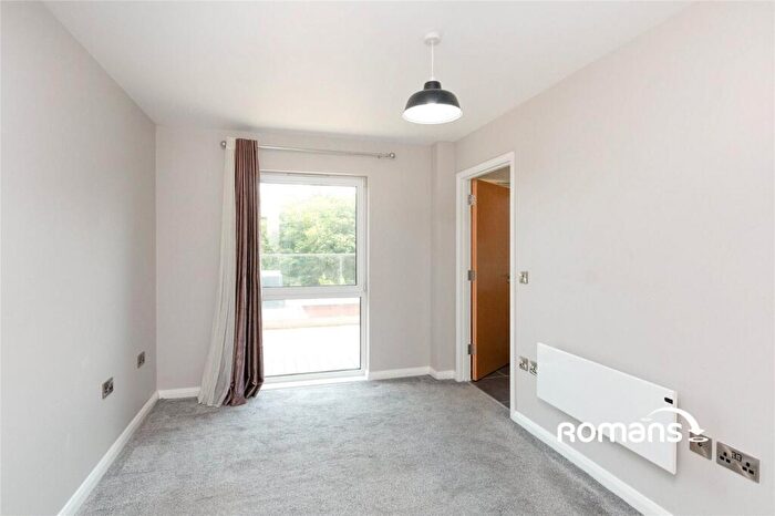 2 Bedroom Flat To Rent In Farnborough Road, Farnborough, Hampshire, GU14