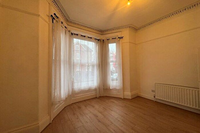 2 Bedroom Flat To Rent In Croxteth Grove, Liverpool, L8