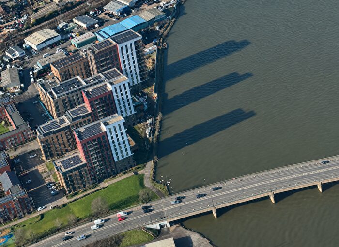 1 Bedroom Apartment For Sale In Meridian Waterside, Southampton, SO14