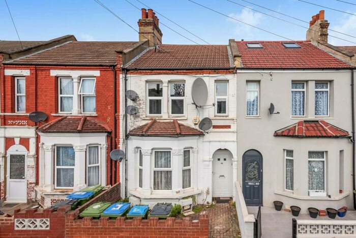 1 Bedroom Flat To Rent In Mineral Street, Plumstead, SE18