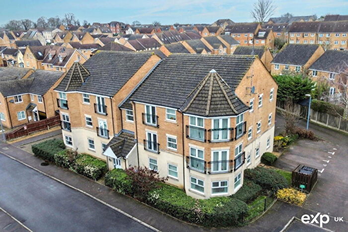 2 Bedroom Flat For Sale In Reeve Close, Leighton Buzzard, LU7