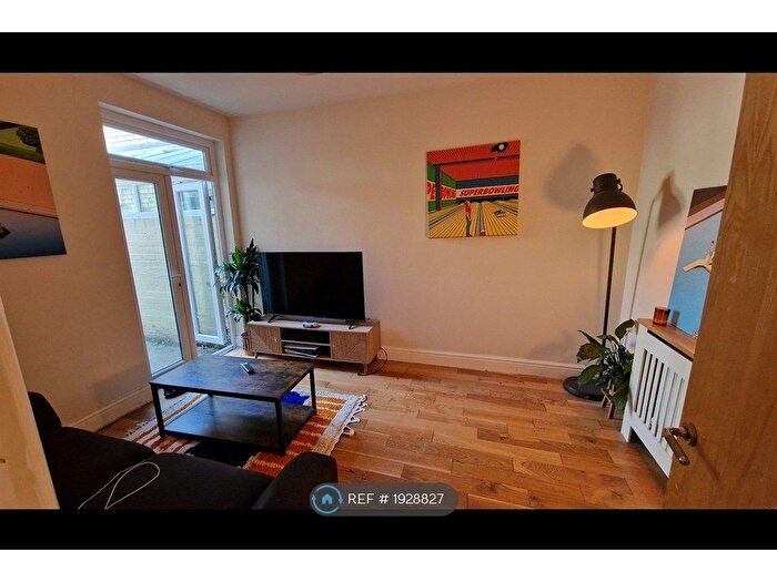 2 Bedroom Flat To Rent In Clift Road, Bristol, BS3