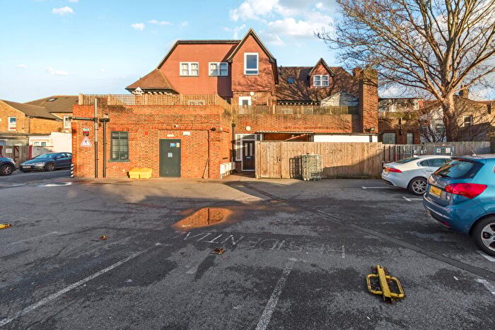 2 Bedroom Apartment For Sale In Queens Road, Welling, DA16