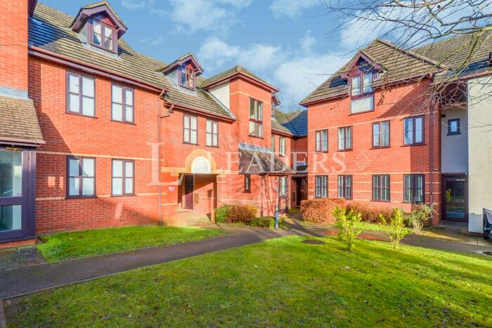 2 Bedroom Apartment To Rent In Balfour Court, AL5