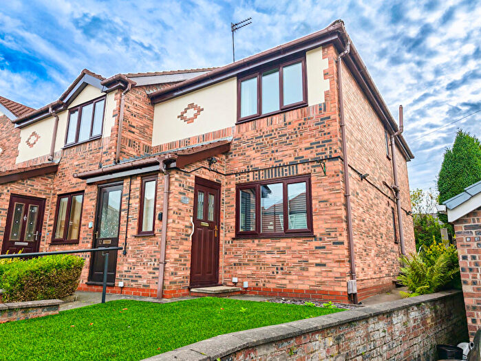 1 Bedroom Flat For Sale In Rock Gardens, Gee Cross Village, Hyde., SK14