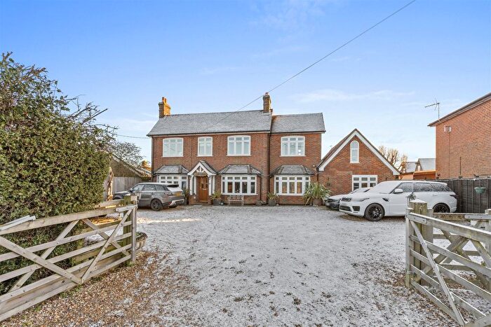 6 Bedroom Detached House For Sale In Holmer Green, High Wycombe, HP15