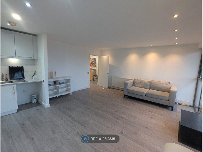 2 Bedroom Flat To Rent In Crown Place Apartments, London, SE16