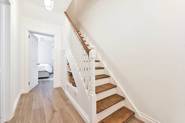 1 Bedroom Flat For Sale In Philbeach Gardens, Earls Court, London, SW5