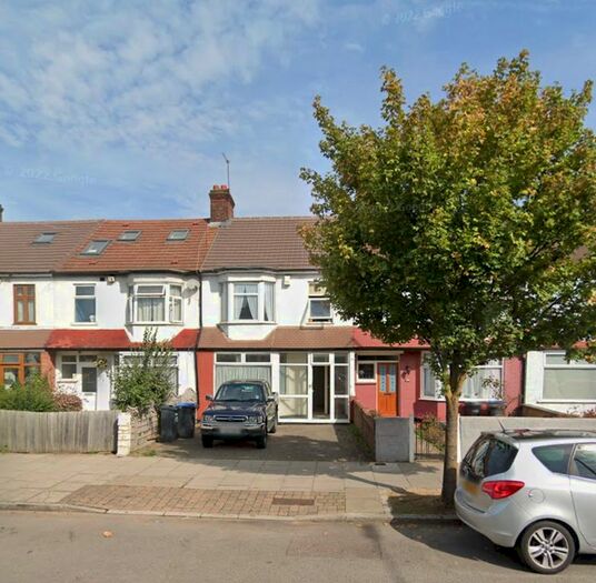 2 Bedroom Flat To Rent In Lincoln Road, Enfield, EN1