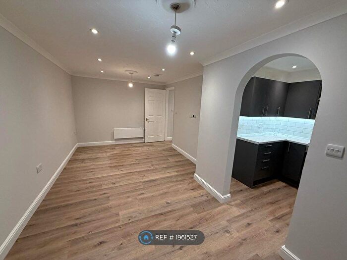 2 Bedroom Flat To Rent In Cuthberga Close, Barking, IG11