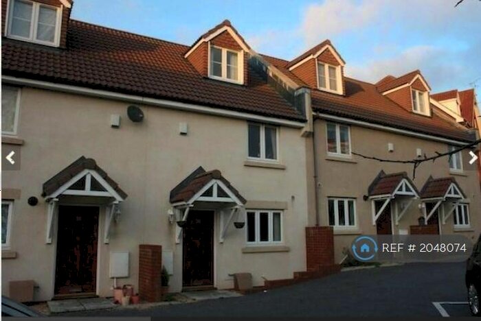 3 Bedroom Terraced House To Rent In Whitefield Road, Bristol, BS5