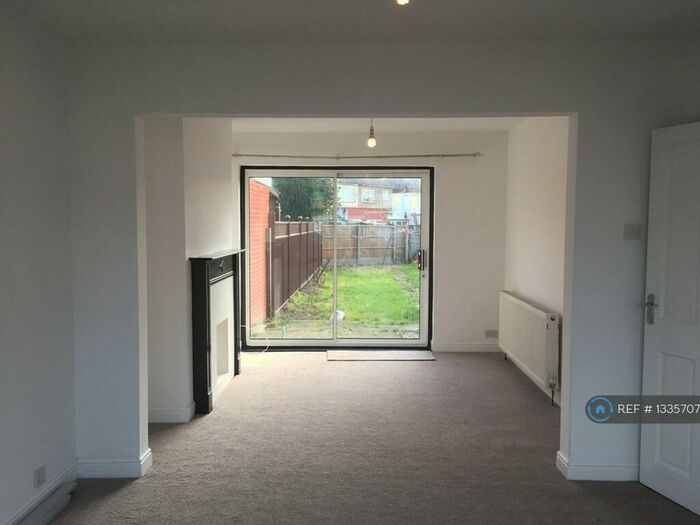 3 Bedroom Terraced House To Rent In Walton Avenue, Harrow, HA2