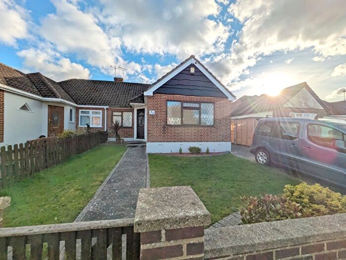 3 Bedroom Semi Detached Bungalow For Sale In Kings Park, Thundersley, Essex, SS7