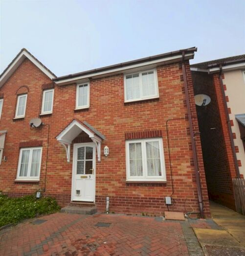 3 Bedroom Semi-Detached House To Rent In Fairfield Way, Stevenage, SG1