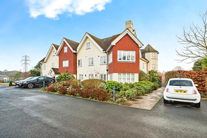 2 Bedroom Flat For Sale In Stud Green, Holyport, Maidenhead, SL6