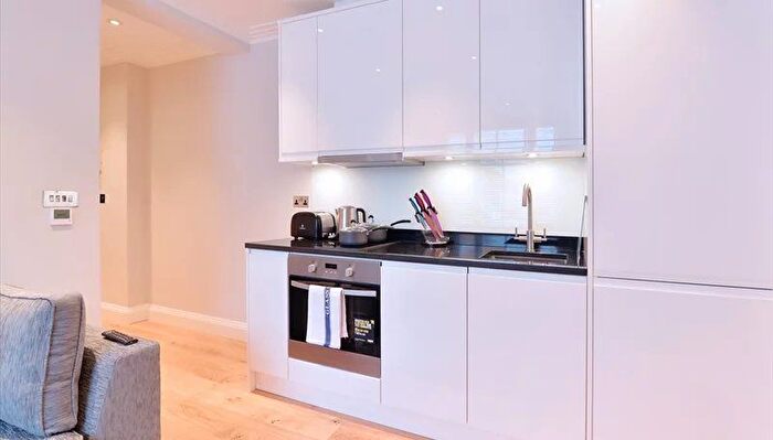1 Bedroom Flat To Rent In Hill Street, London, W1J