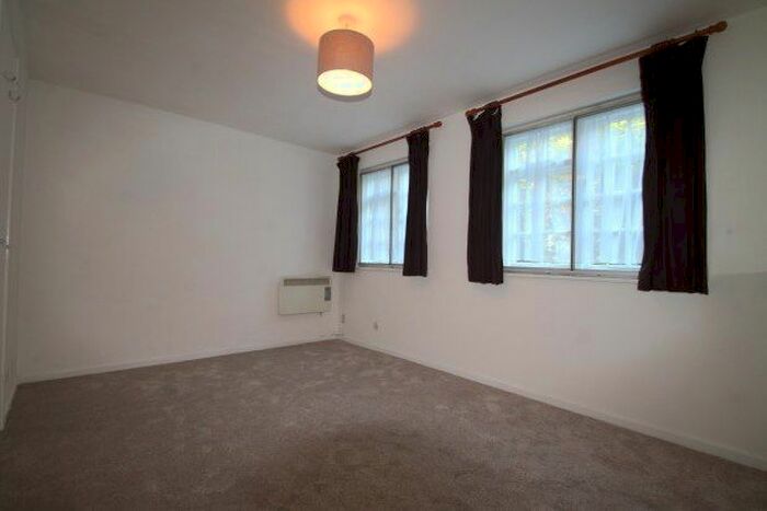 1 Bedroom Flat To Rent In Sopwith Avenue, Chessington, KT9