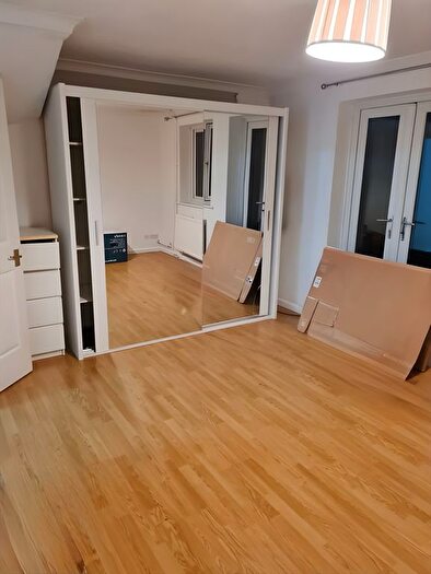 4 Bedroom Semi-detached House To Rent In Beryl Avenue, London, E6
