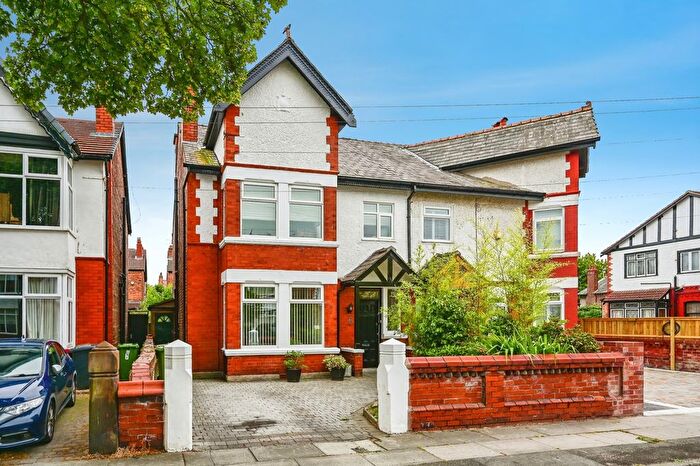 4 Bedroom Semi-detached House For Sale In York Avenue, Crosby, Liverpool, Merseyside, L23